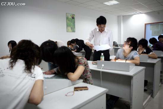 教務(wù)處副處長商紅桃到常州動畫基地調(diào)研、考察