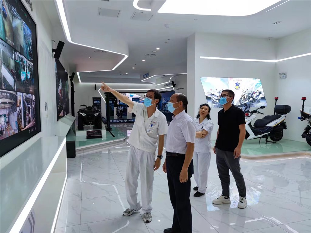 2孫利兵校長(zhǎng)一行參觀常州光陽(yáng)摩托車有限公司.jpg 2孫利兵校長(zhǎng)一行參觀常州光陽(yáng)摩托車有限公司.jpg