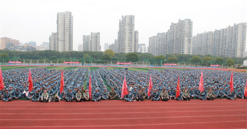 10-1全體受訓(xùn)學生.JPG 10-1全體受訓(xùn)學生.JPG