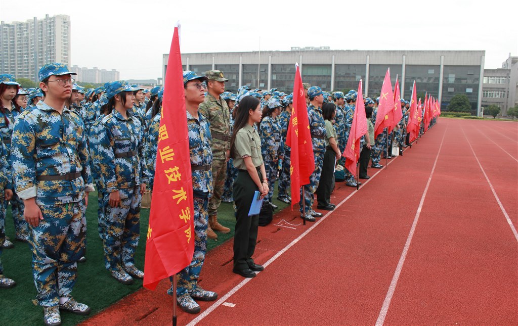 10-2全體受訓(xùn)學生.JPG 10-2全體受訓(xùn)學生.JPG