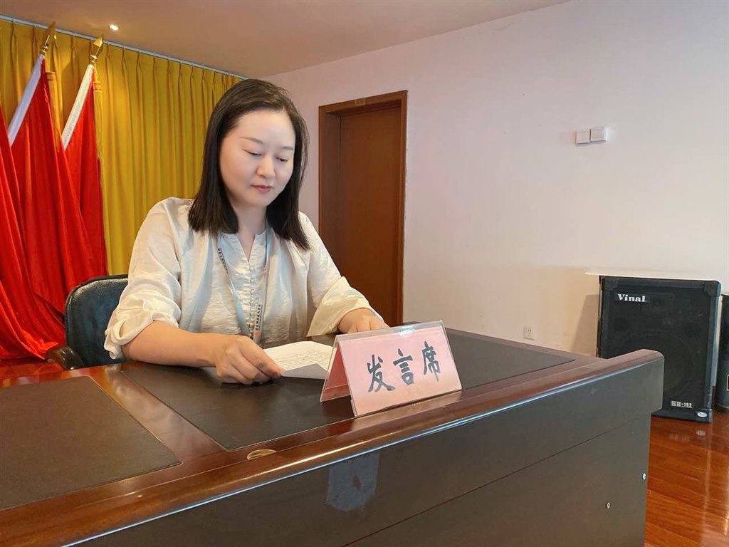 4-教師代表-王芬.jpg 4-教師代表-王芬.jpg