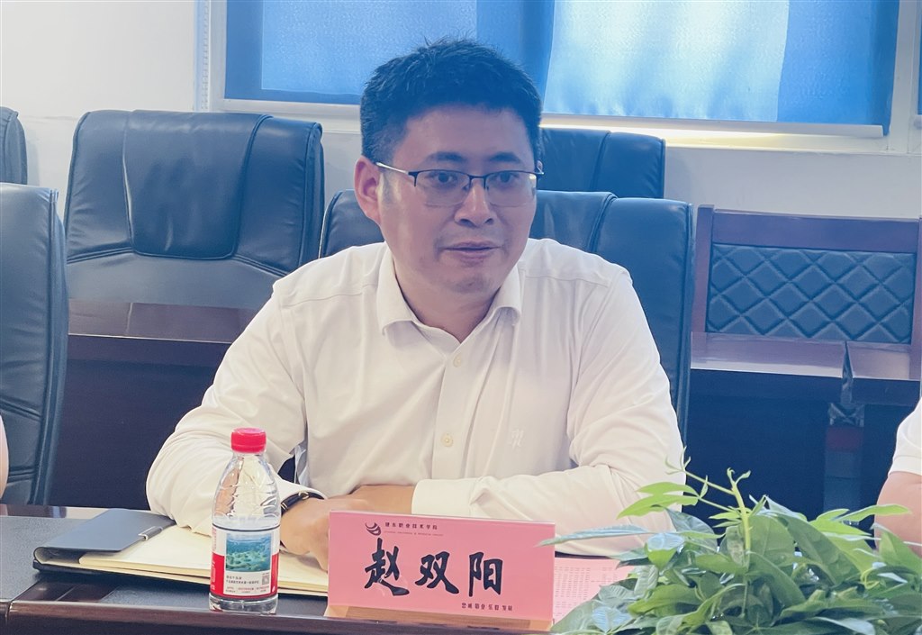 6比亞迪集團(tuán)江蘇省總經(jīng)理助理趙雙陽(yáng)介紹人才戰(zhàn)略.jpg