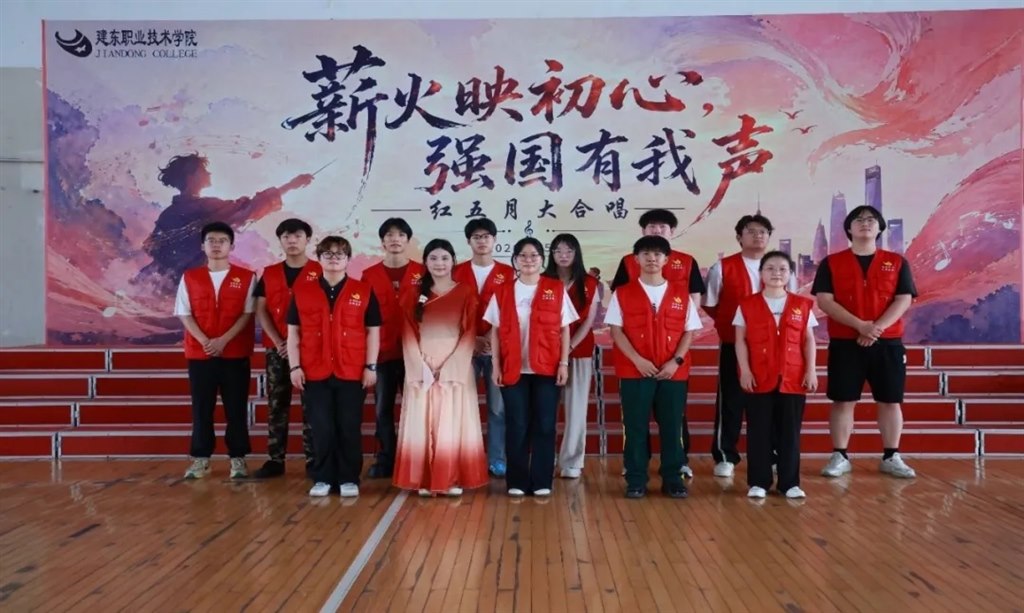 志愿者.jpg 志愿者.jpg