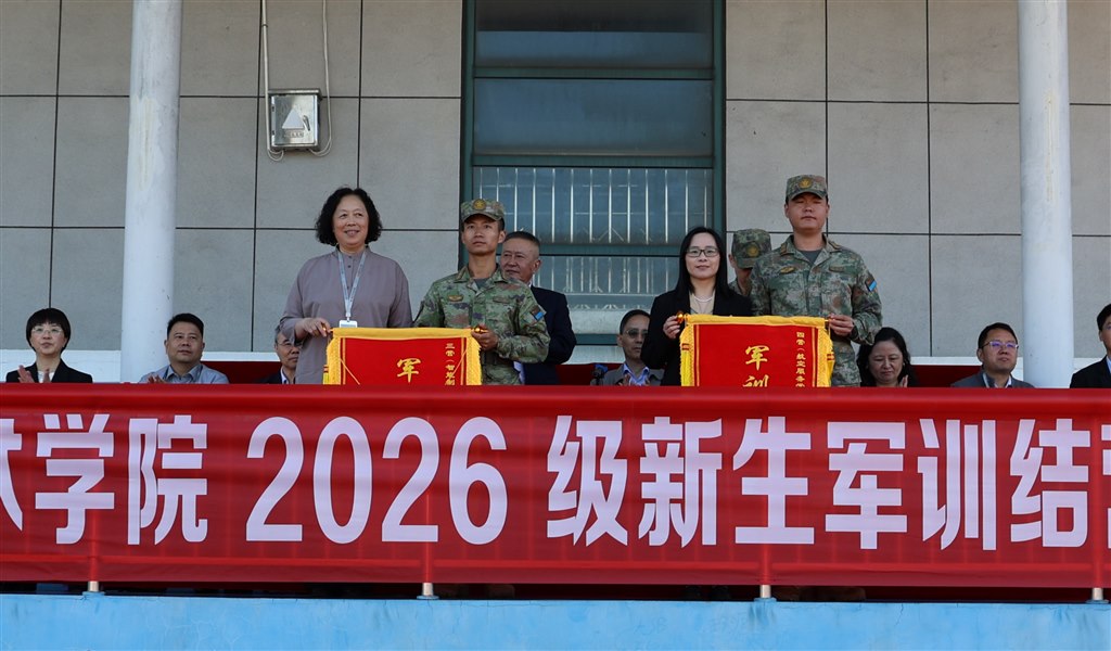 獎(jiǎng)1—軍訓(xùn)先進(jìn)營(yíng).JPG